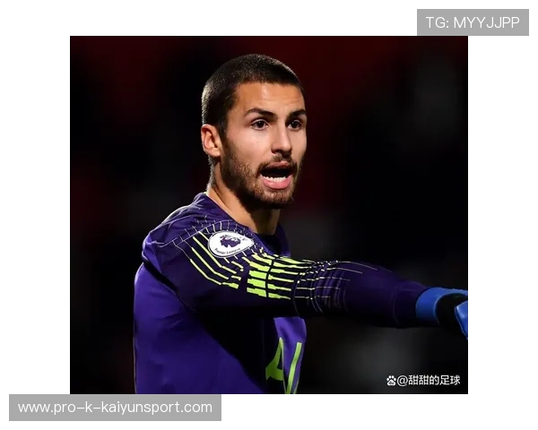 热刺欧联杯冠军门将怀特曼挂靴，转行做摄影师有模有样，曼联 怀特塞德